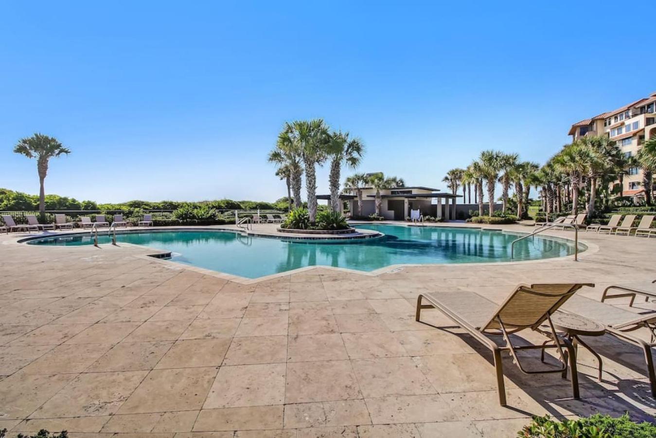 Oceanfront Elegance At Aip *
