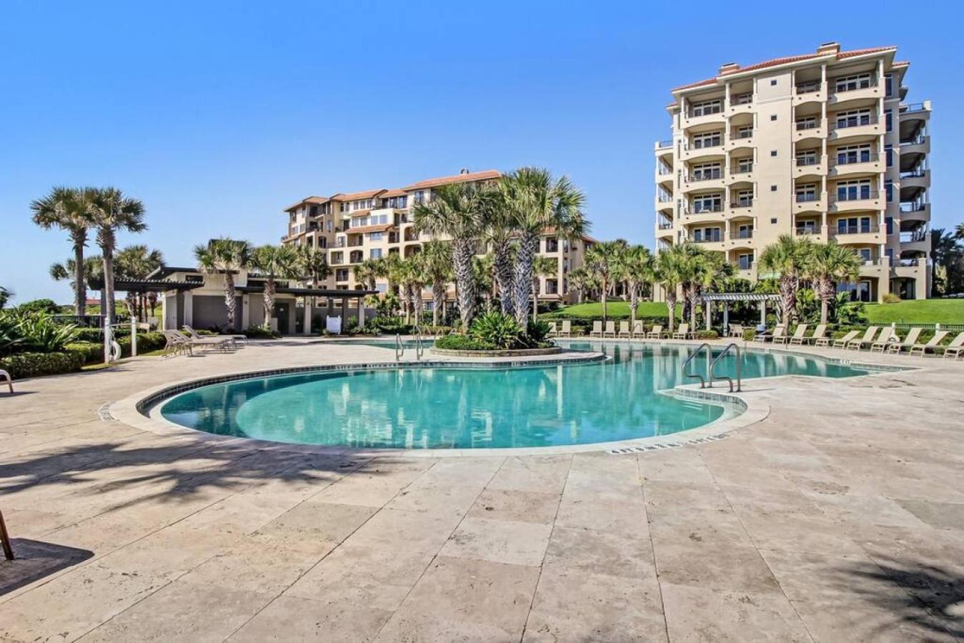 Holiday home Oceanfront Elegance At Aip Amelia City
