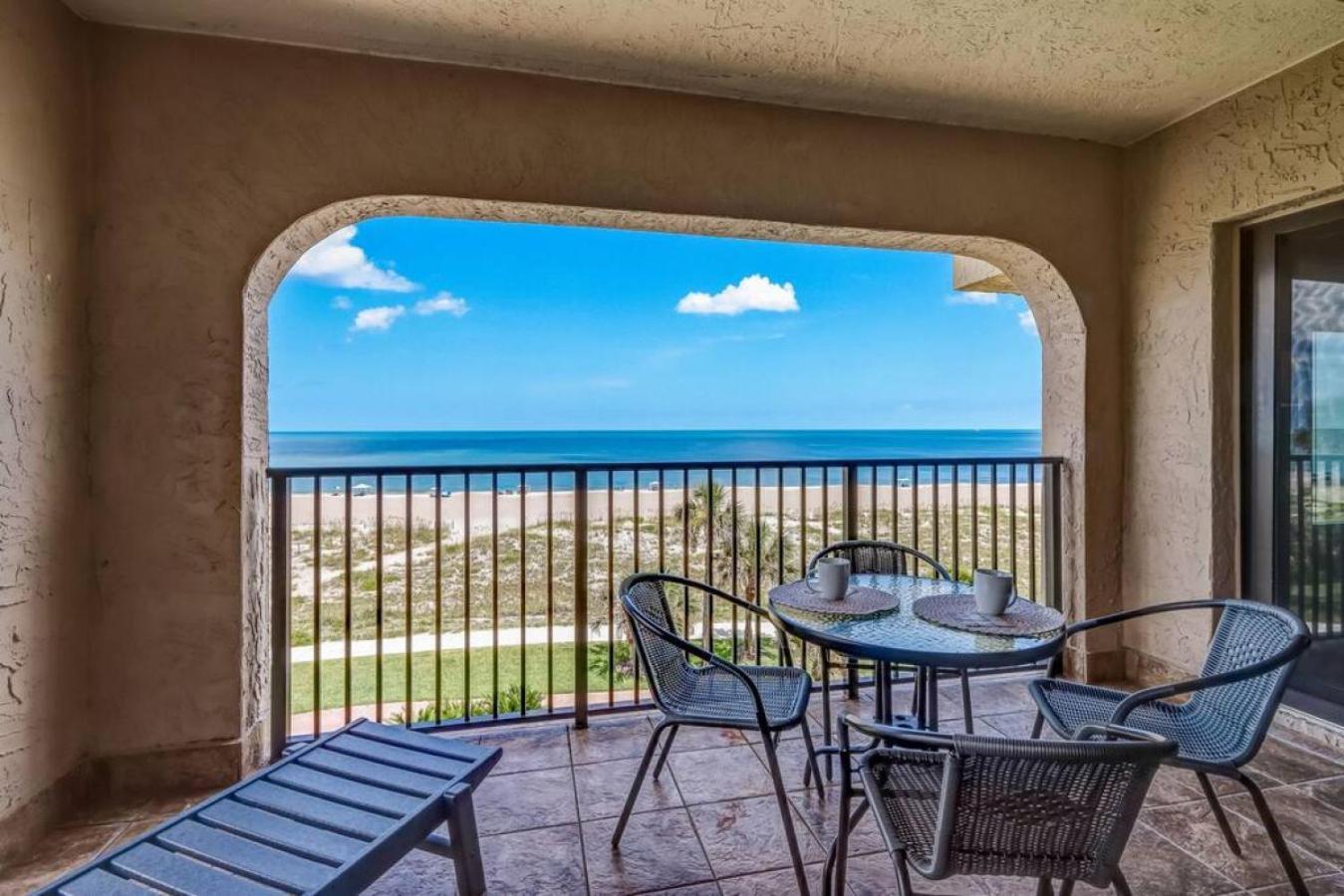 Holiday home Oceanfront Elegance At Aip