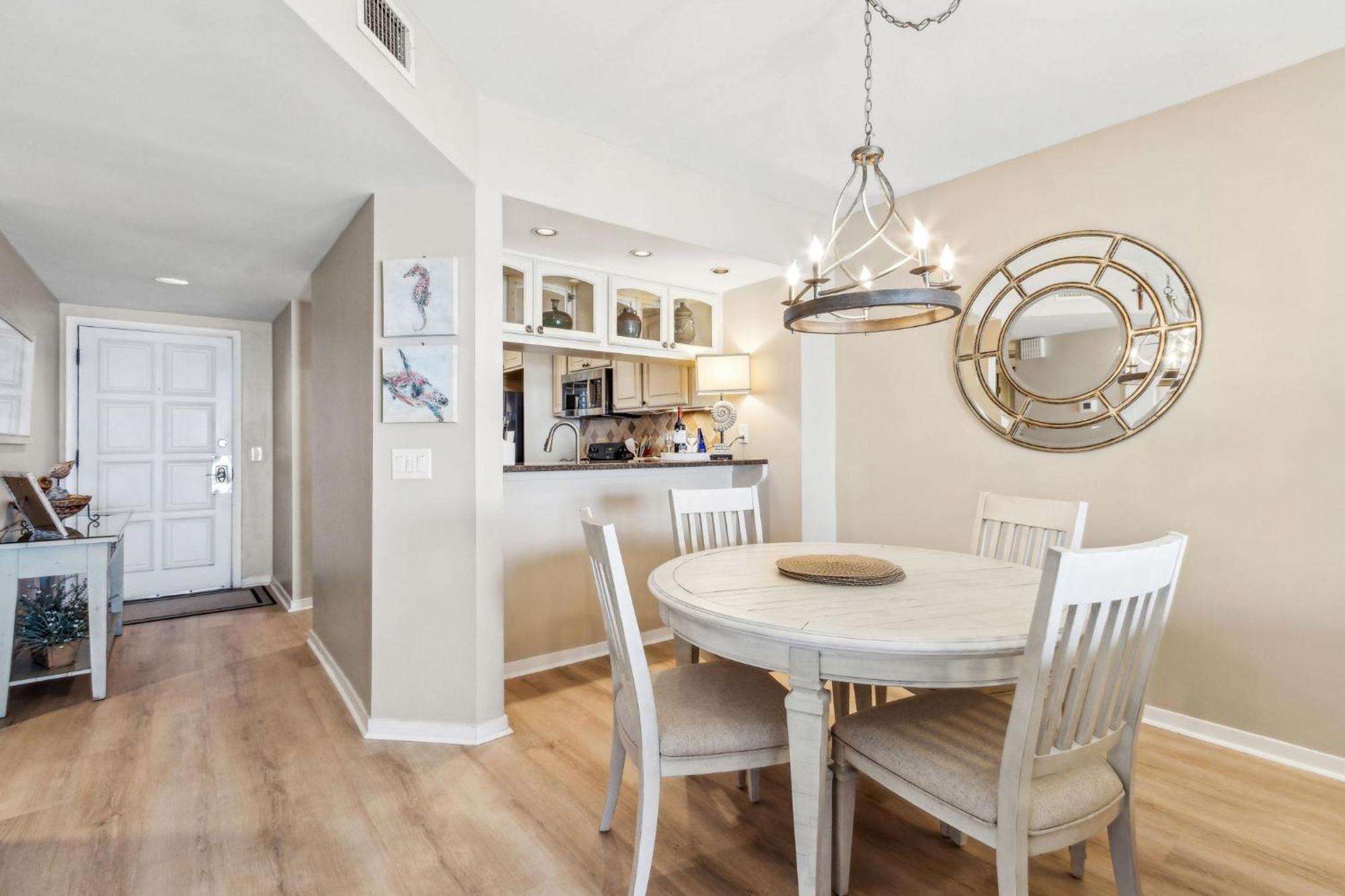 Apartment Upscale Oceanfront At Aip *