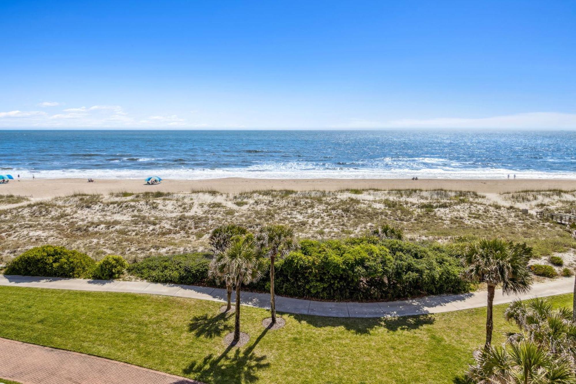 Apartment Upscale Oceanfront At Aip *
