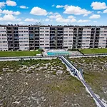 Oceanfront W Beach Access