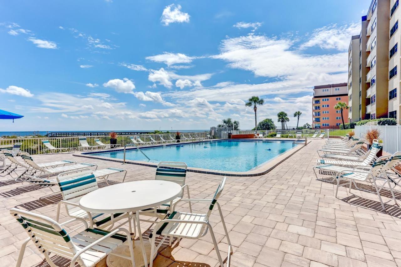 Oceanfront W Access Apartment *