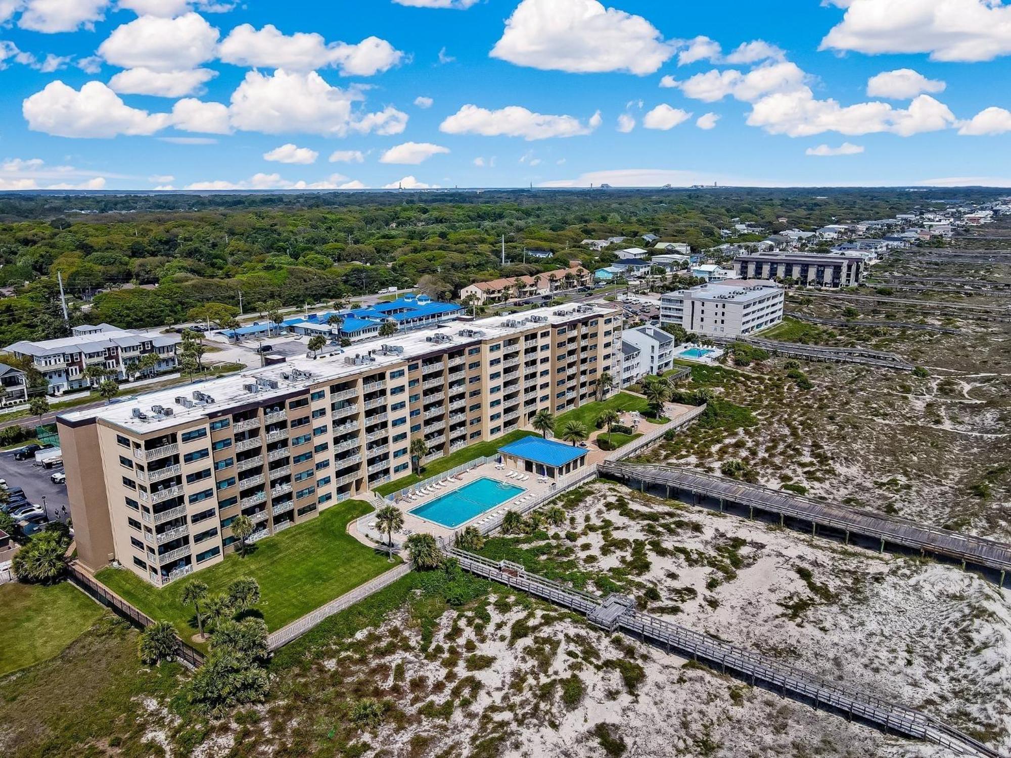 Apartment Oceanfront W Access
